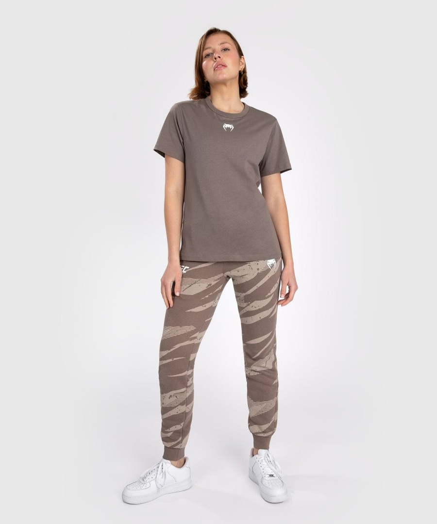 ufc adrenaline by venum fight week women short sleeve cotton t-shirt - bronze