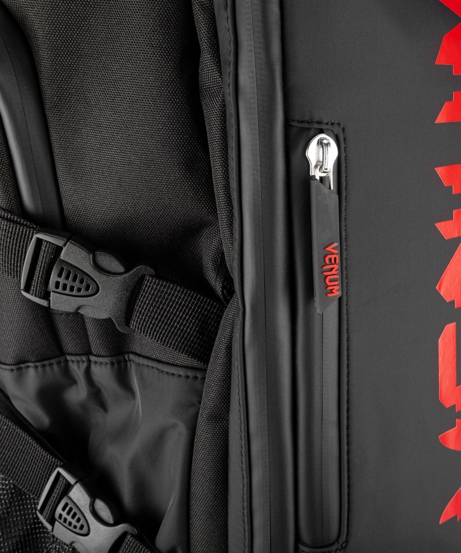 venum challenger xtrem evo backpack - blackred