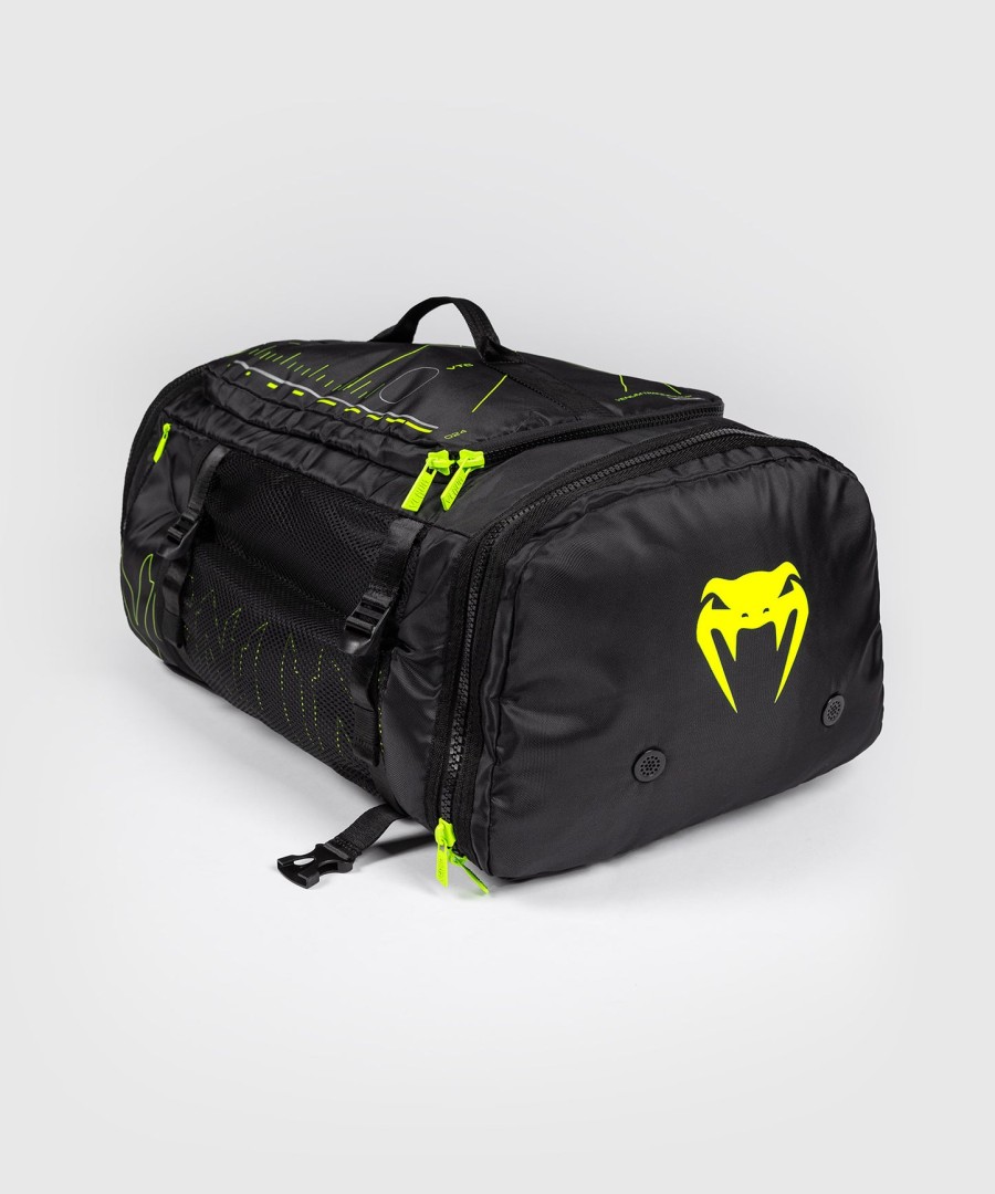venum training camp 4.0 sports bag - blackneon green