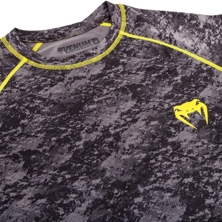 venum tramo rashguard - short sleeves - blackyellow