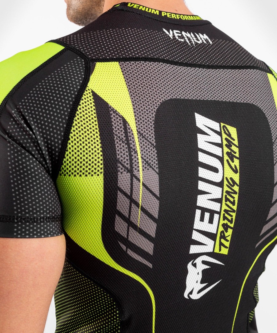 venum training camp 3.0 rashguard - short sleeves