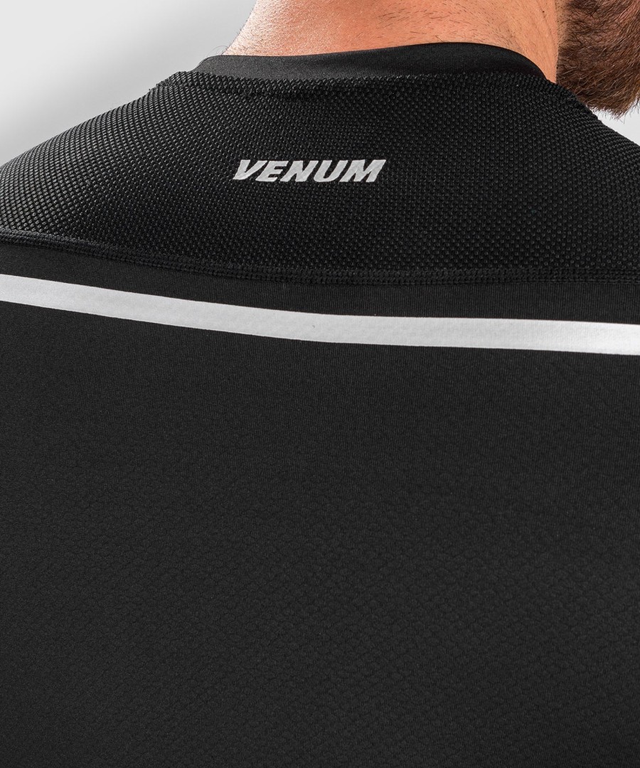 venum jaws 2.0 long sleeves rashguard