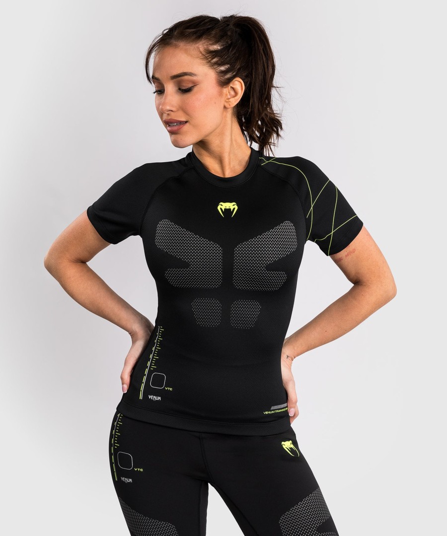 venum training camp 4.0 short sleeve rashguard - blackneon green