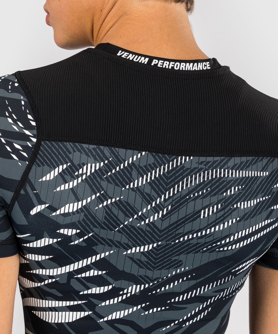 ufc fusion by venum authentic fight night women performance short sleeve rashguard - black