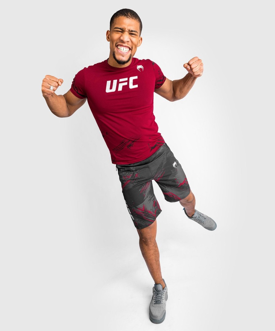 ufc venum authentic fight week men 2.0 short sleeve t-shirt - red