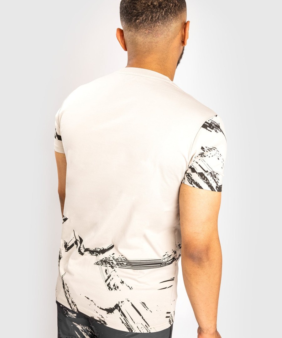 ufc venum authentic fight week men 2.0 short sleeve t-shirt - sand