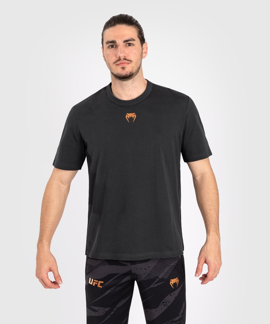 ufc adrenaline by venum fight week men short sleeve t-shirt - charcoal grey