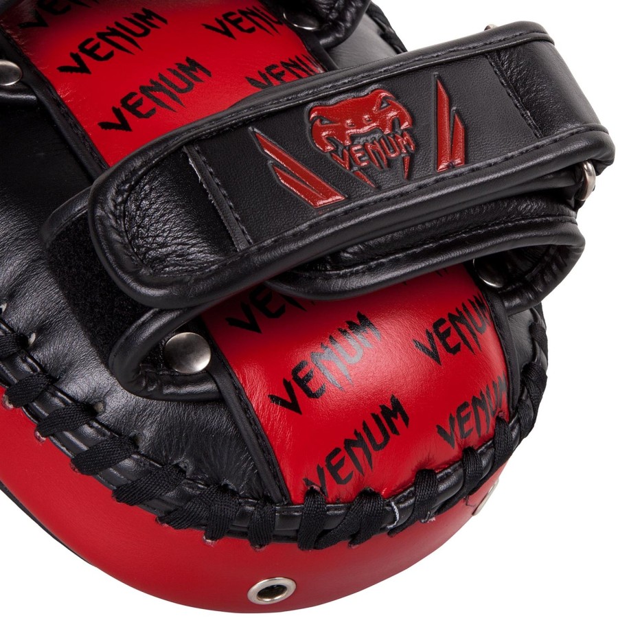 venum kick pads leather-blackred