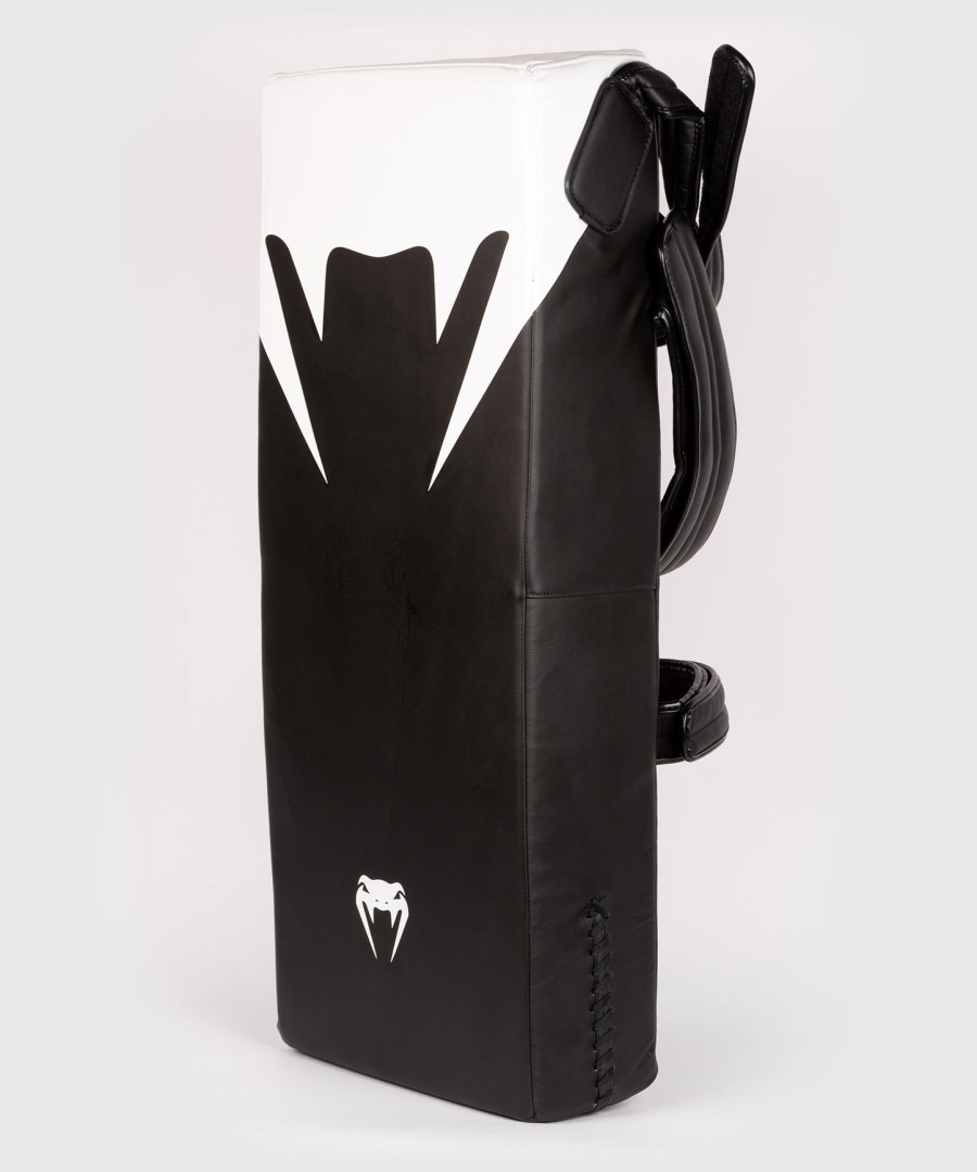 venum satchel kick shield - blackwhite