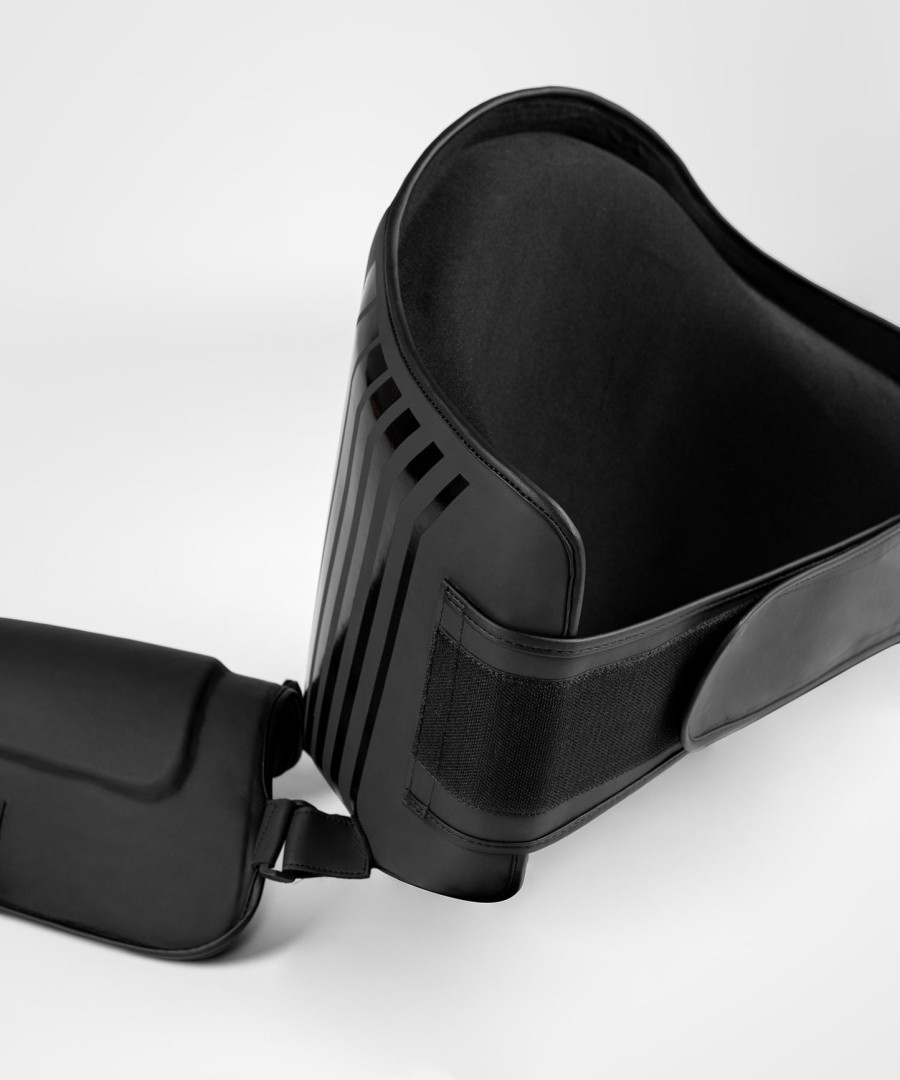venum challenger belly and legs protector - blackwhite