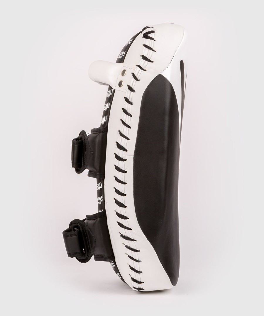 venum absolute kick pads pair - blackwhite