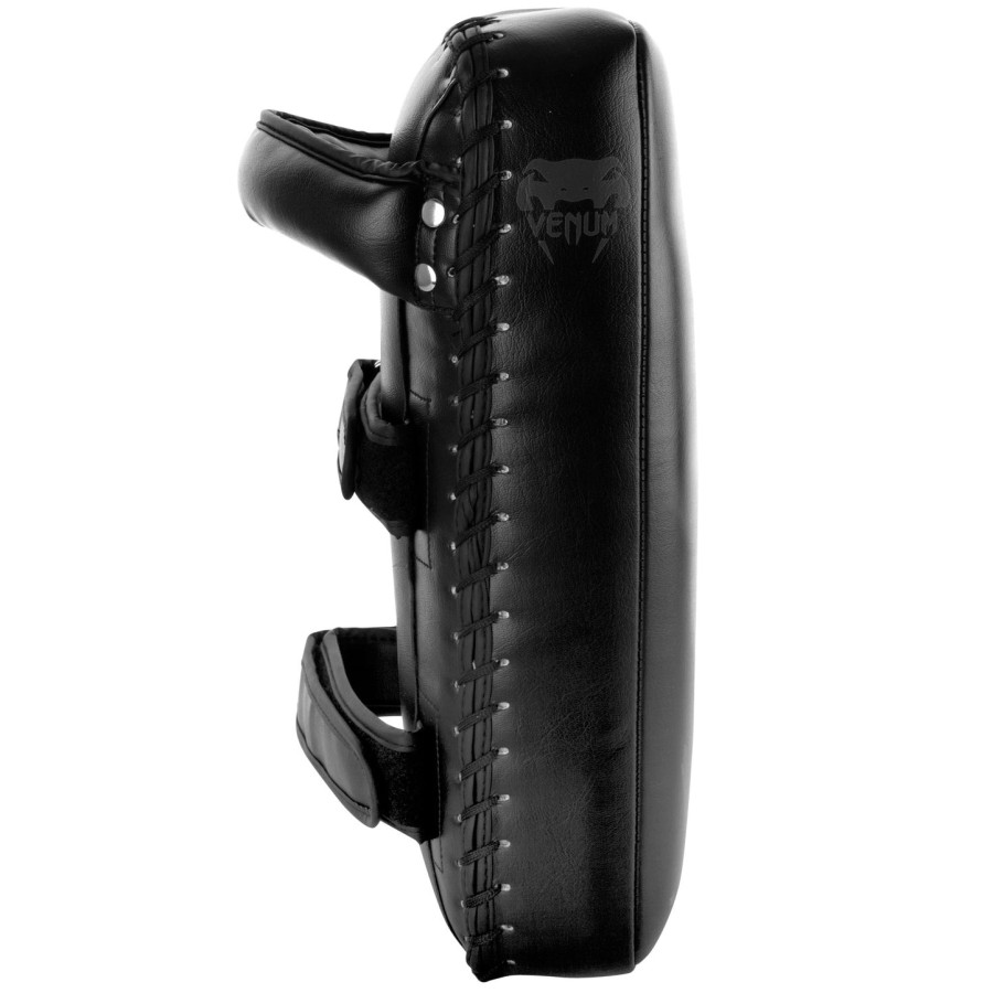 venum giant kick pads - blackblack pair