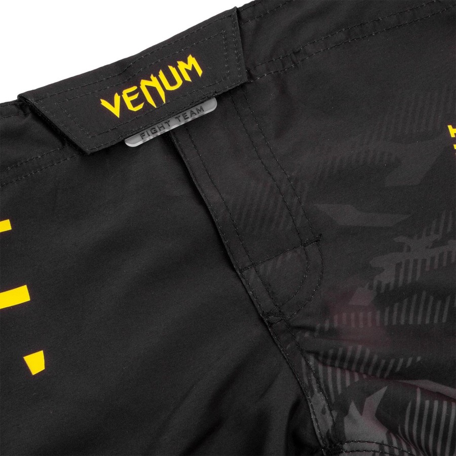 venum okinawa 2.0 kids fightshorts - blackyellow - exclusive