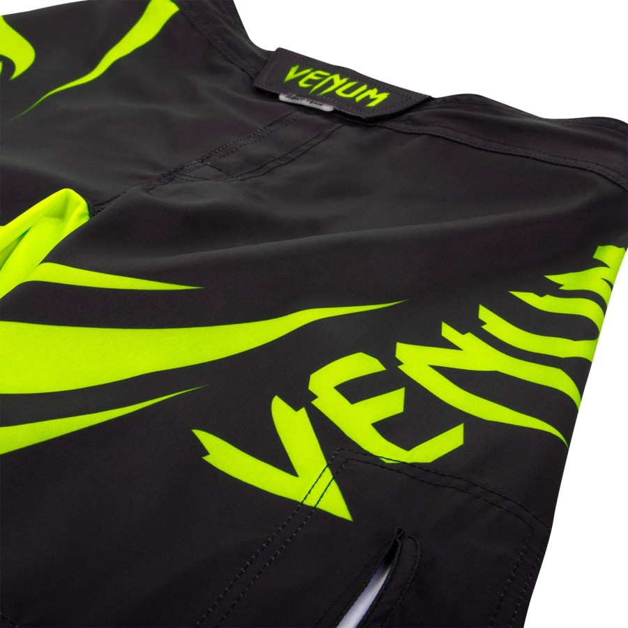 venum challenger fightshorts - blackneo yellow