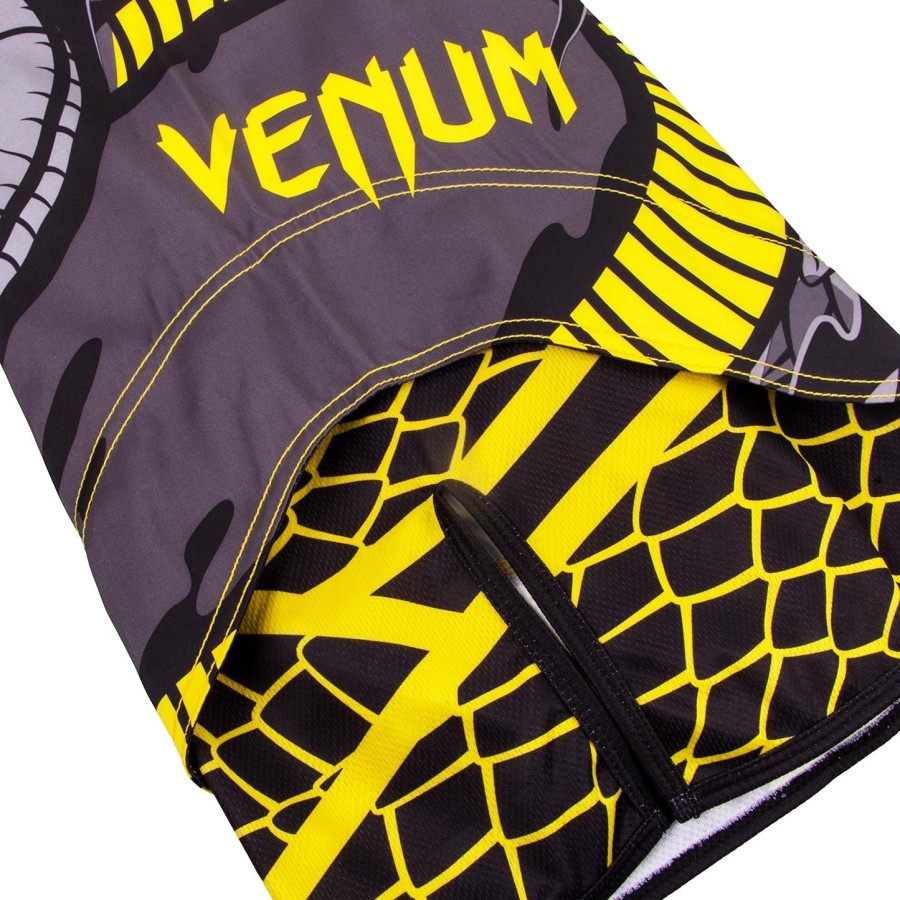 venum snaker fightshorts - blackyellow
