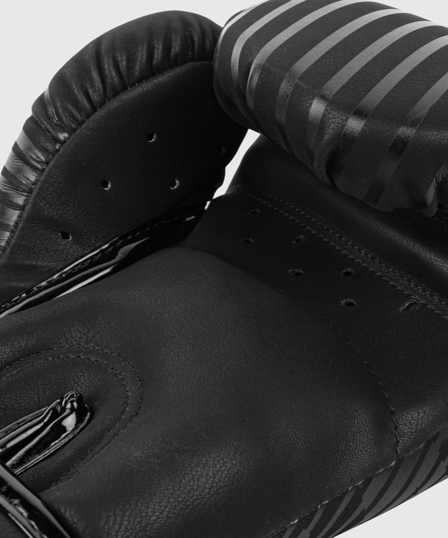 venum plasma boxing gloves - blackblack