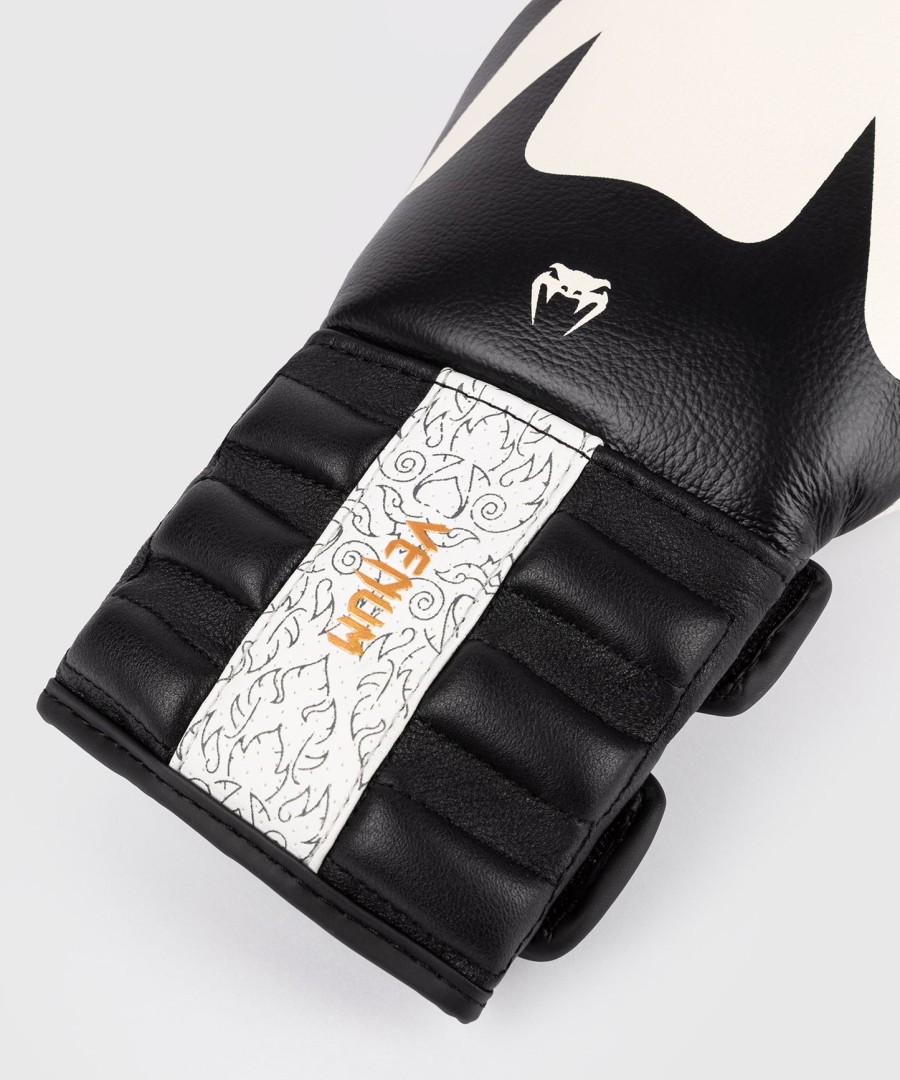 venum reverso boxing gloves - snow white black