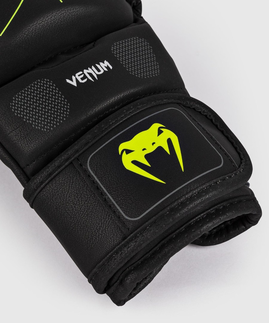 venum training camp 4.0 sparring gloves - blackneo green