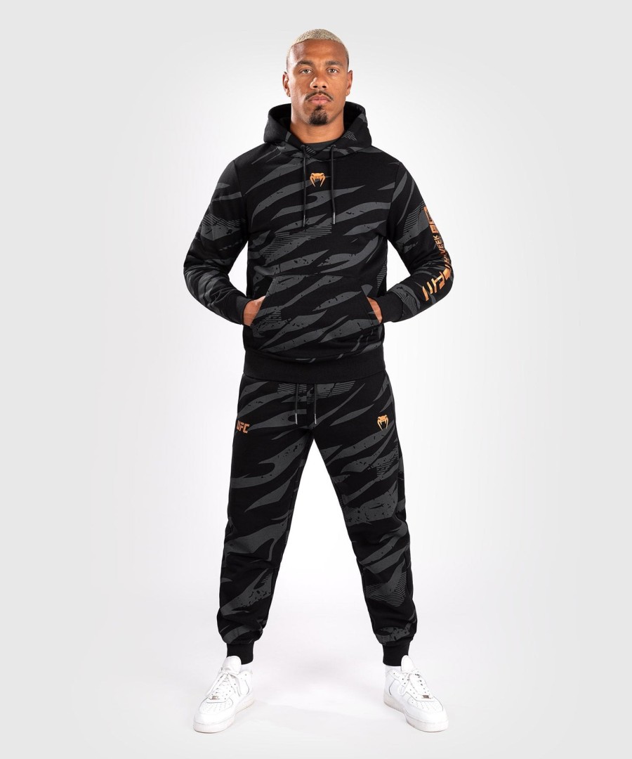 ufc adrenaline by venum fight week men pullover hoodie - urban camo