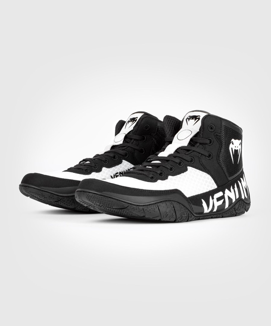 venum elite wrestling shoes - blackwhite