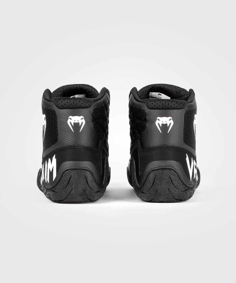 venum elite wrestling shoes - blackwhite