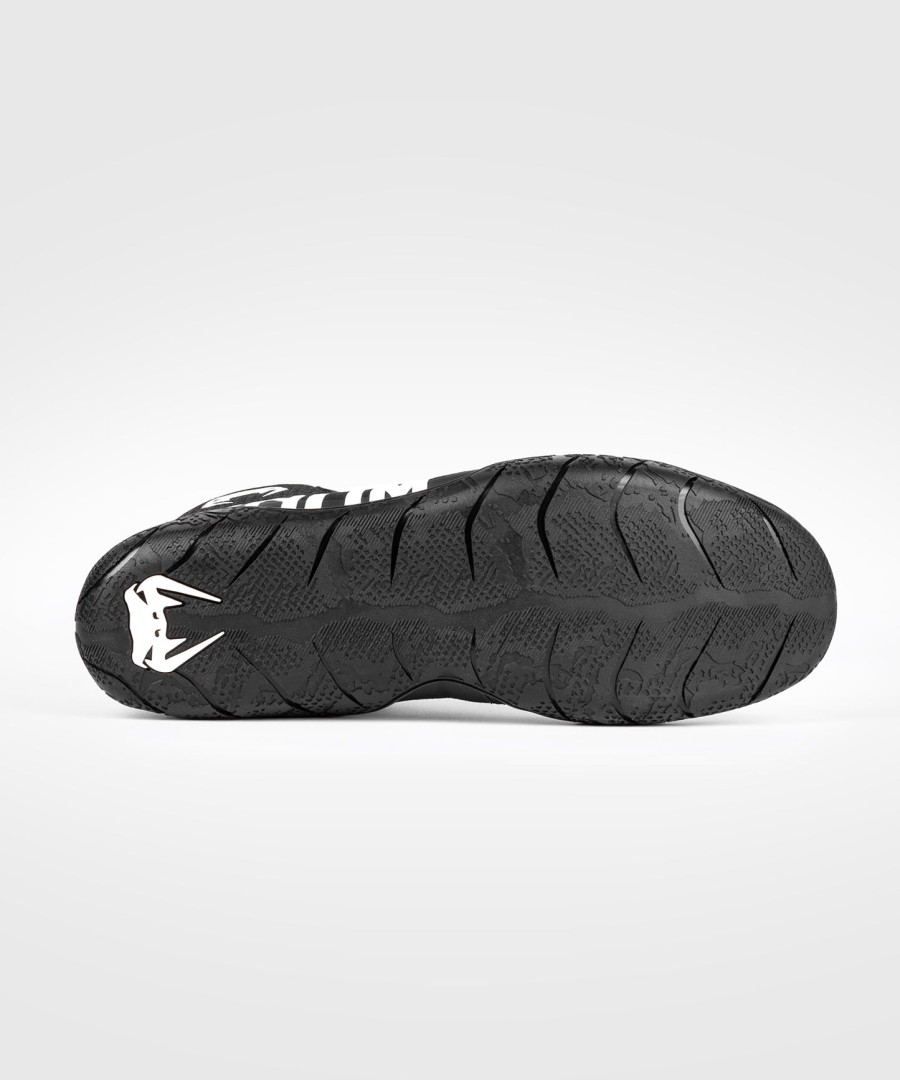 venum elite wrestling shoes - blackwhite