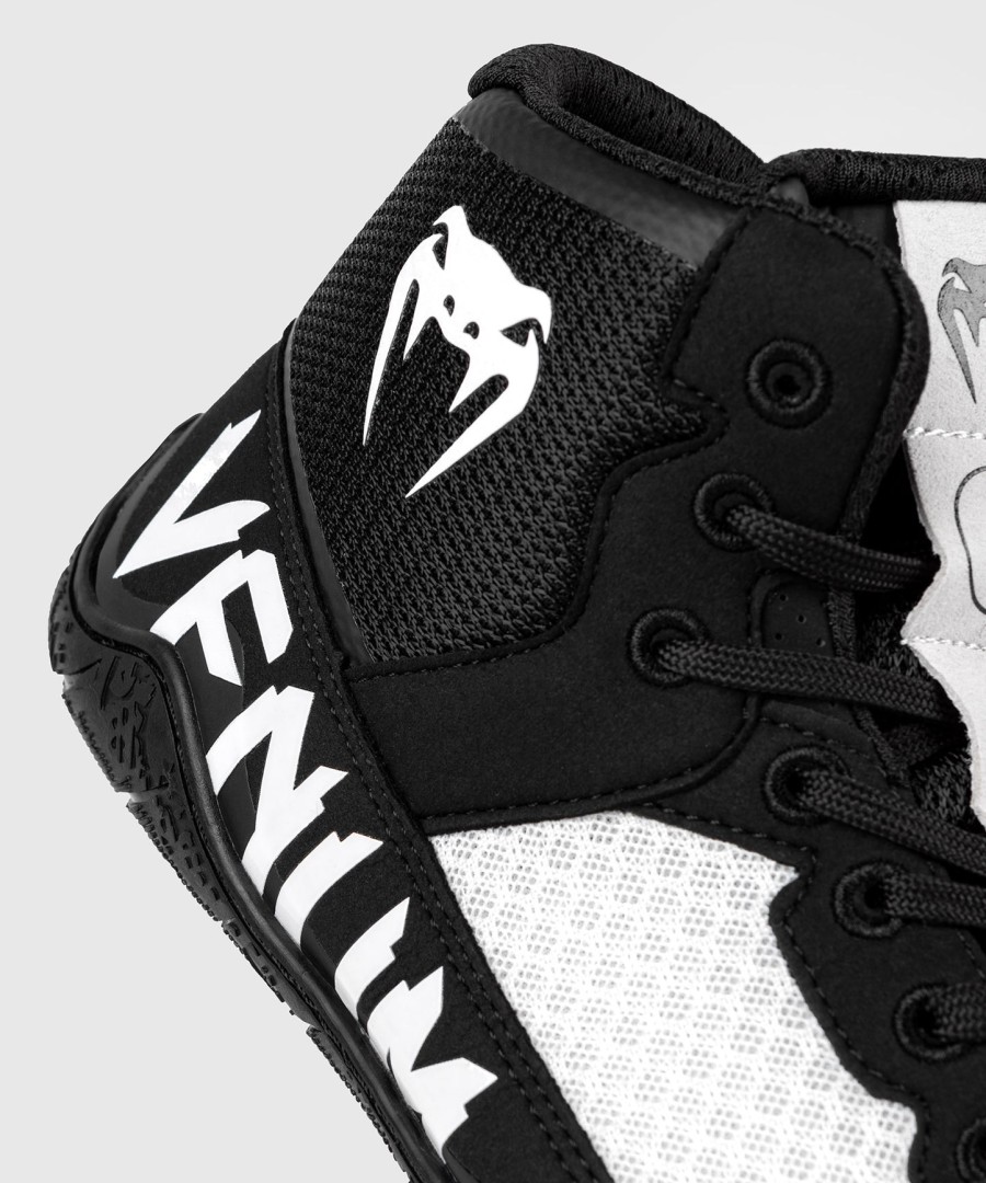 venum elite wrestling shoes - blackwhite
