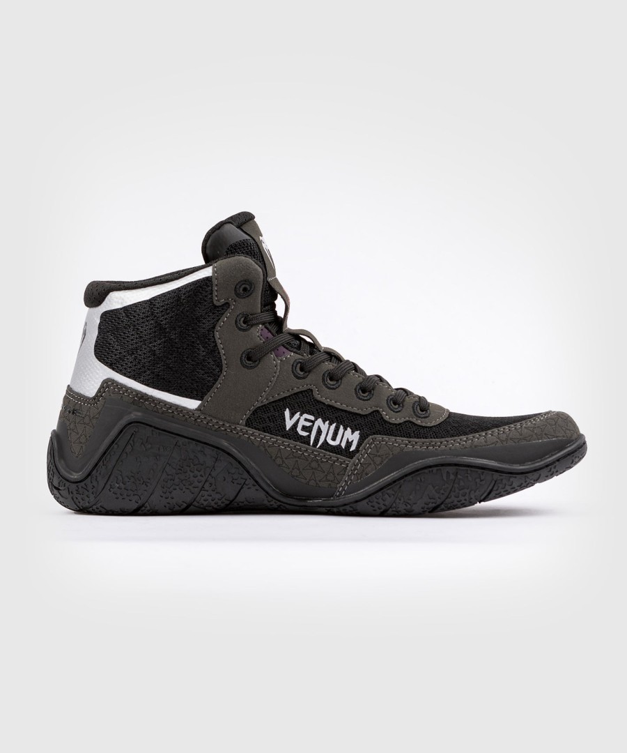venum x dodge banshee wrestling shoes - black